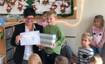 Preisübergabe Malwettbewerb Förderverein Christine Schneider hilft e.V.