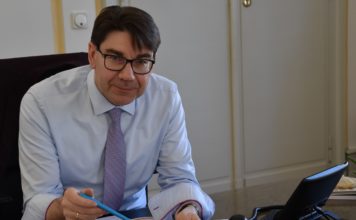 Schrittweises Wiederhochfahren des öffentlichen Lebens: Landaus OB Hirsch begrüßt „ausgewogene Regelungen von Bund und Ländern“