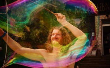 „Warum.Leben.Wir.“: Städtische Galerie Villa Streccius in Landau wird im Lockdown zur Urban Street Gallery