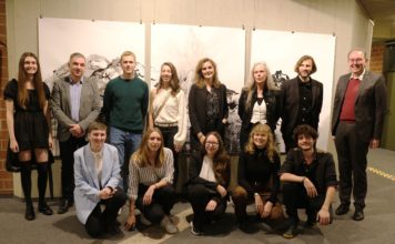 Schau junger Kunstschaffender im Kreishaus SÜW zeigt ungewöhnliche Blicke auf die Welt