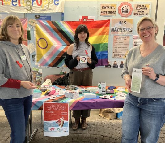 Am weltweiten AIDS-Tag: HIV-Testtag an der Uni in Landau – Erneut großes Interesse an Selbsttests und viele Gespräche