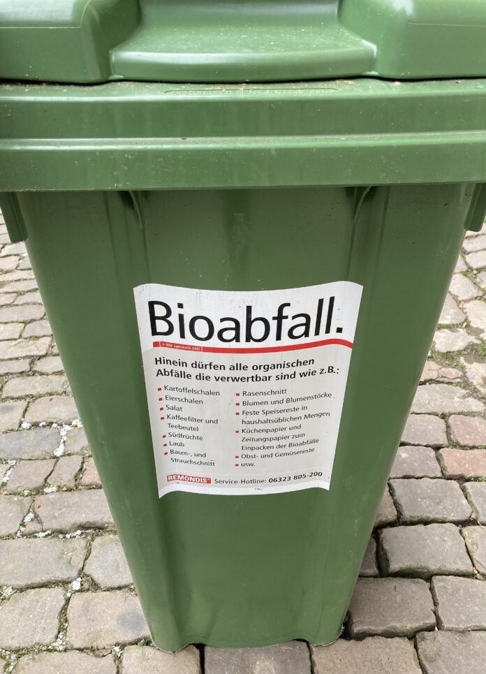 226, Biotonne im Sommer