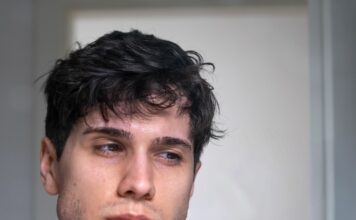 Jetzt schon Plätze sichern: Netzwerk Queere Südpfalz lädt Schulklassen anlässlich des Coming-Out-Days zur Lesung über Mobbing, Ausgrenzung und den Umgang mit sozialen Medien ein