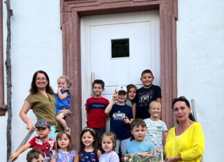 Kindergarten St. Ludwig Edenkoben: Wenn das Herz flüstert, hört die Hand zu – kleine Hände helfen